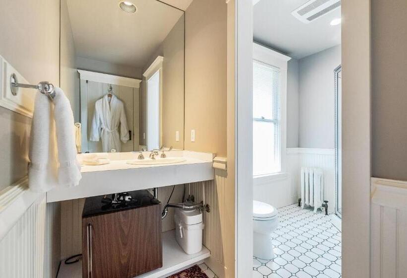 سوییت, Seattle Gaslight Inn