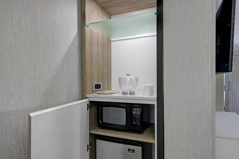 带皇后床的套间, Springhill Suites By Marriott Palm Desert