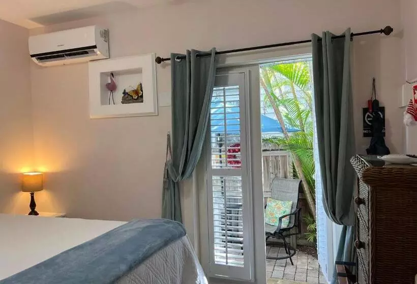 اتاق استاندارد, The Grand Guesthouse
