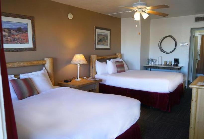 غرفة قياسية, Fort Verde Suites