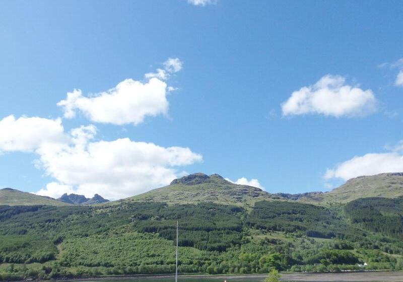 标准三人间, Art Suites Korai