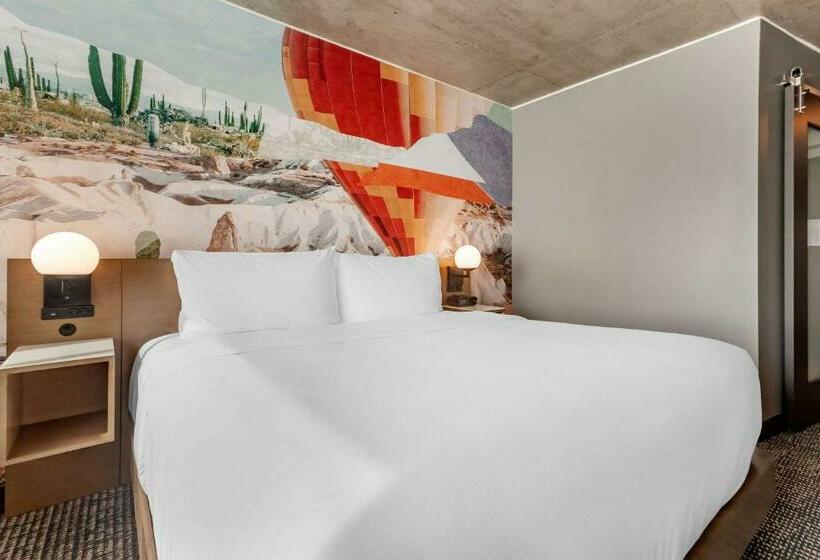 اتاق استاندارد با تخت بزرگ, Cambria Downtown Phoenix Convention & Airport