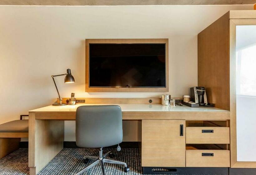 اتاق استاندارد, Cambria Downtown Phoenix Convention & Airport