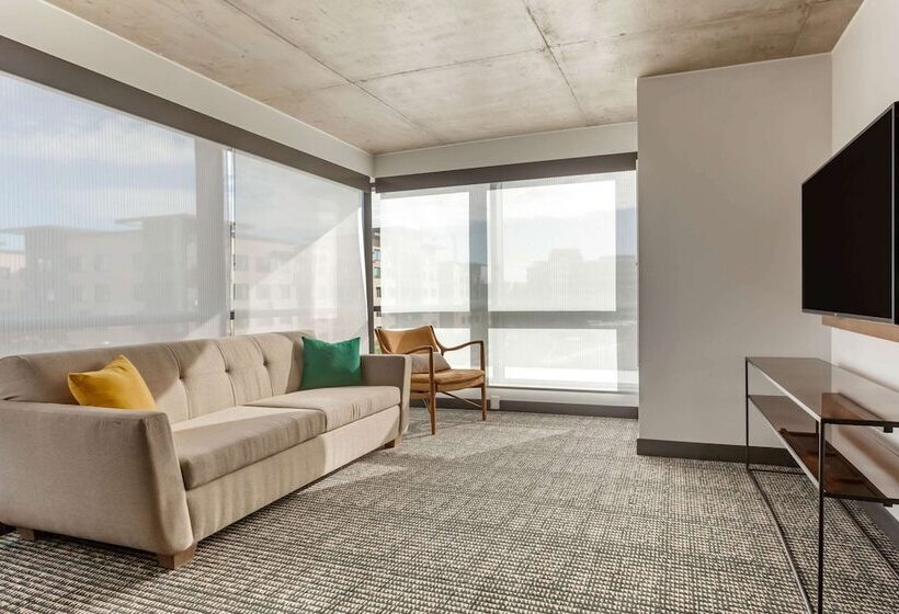 장애인을 위한 스위트, Cambria Downtown Phoenix Convention & Airport