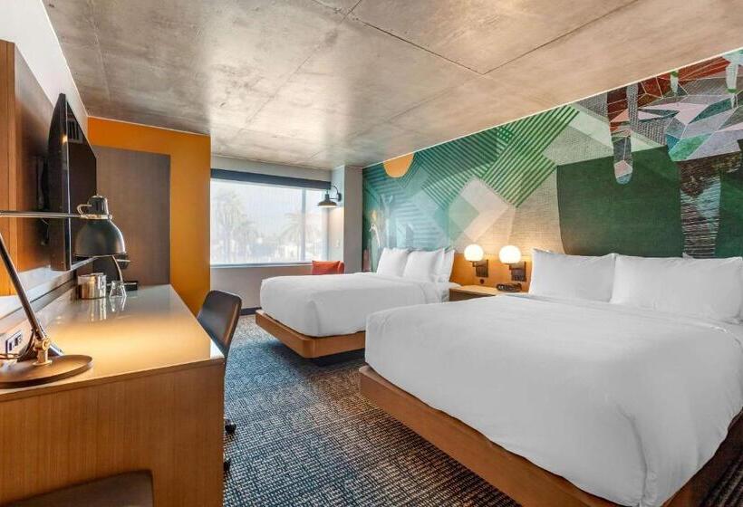 اتاق استاندارد, Cambria Downtown Phoenix Convention & Airport