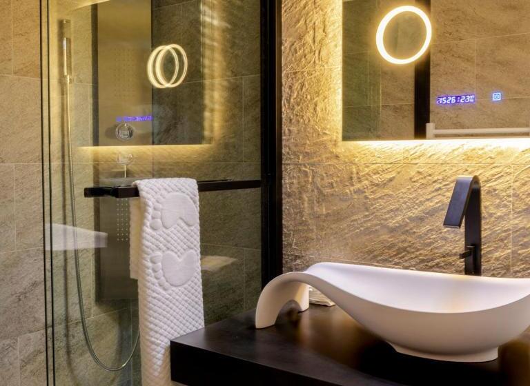 اتاق سوپریور, Snow Chill