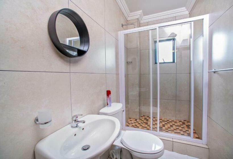 Номер Стандарт, Khayalami Hotel   Emalahleni