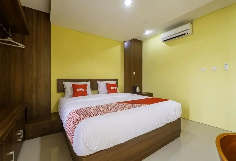 Deluxe-huone, Capital O 1973 Guest House Toserba Selamat Syariah Pelabuhan Ratu