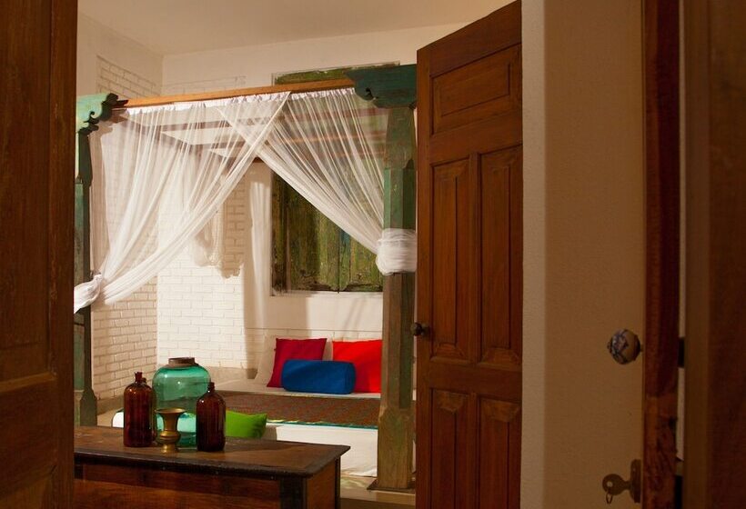 חדר דלוקס, Urban Castle