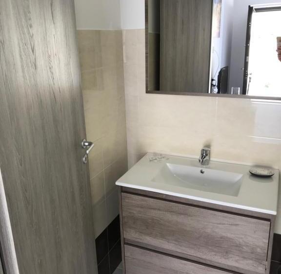 Camera Standard, I Borghi