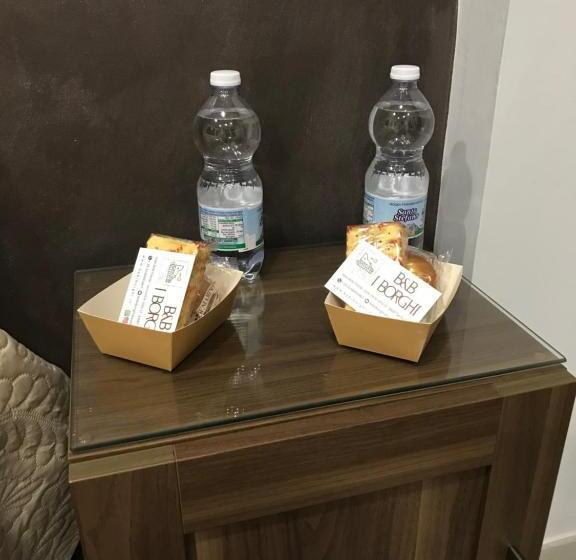 Camera Standard, I Borghi