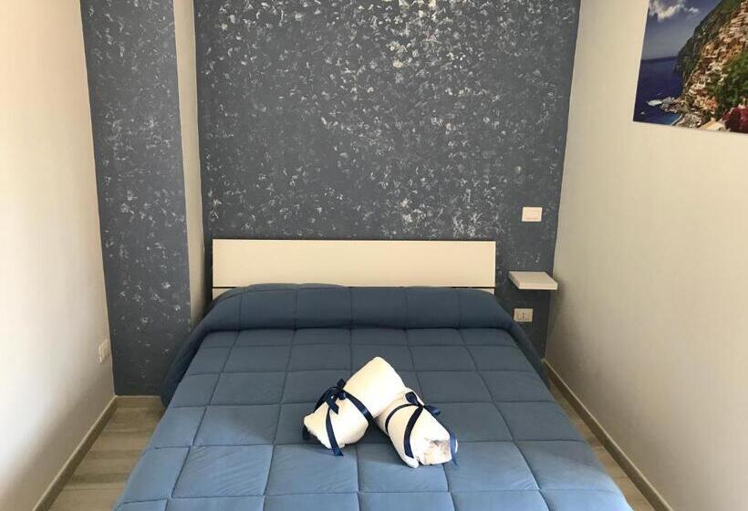 Camera Standard con Balcone, I Borghi