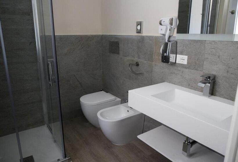 اتاق استاندارد, Tre Fontane