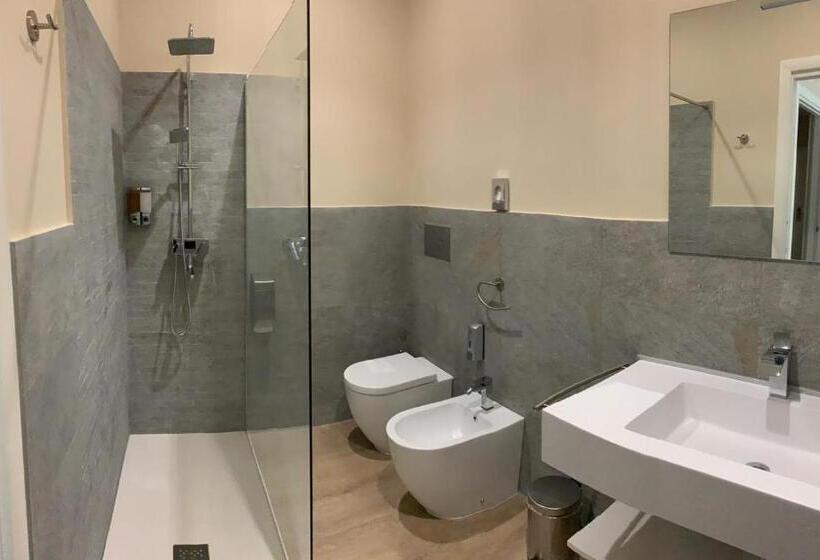 Quarto Estandar com Terraço, Tre Fontane