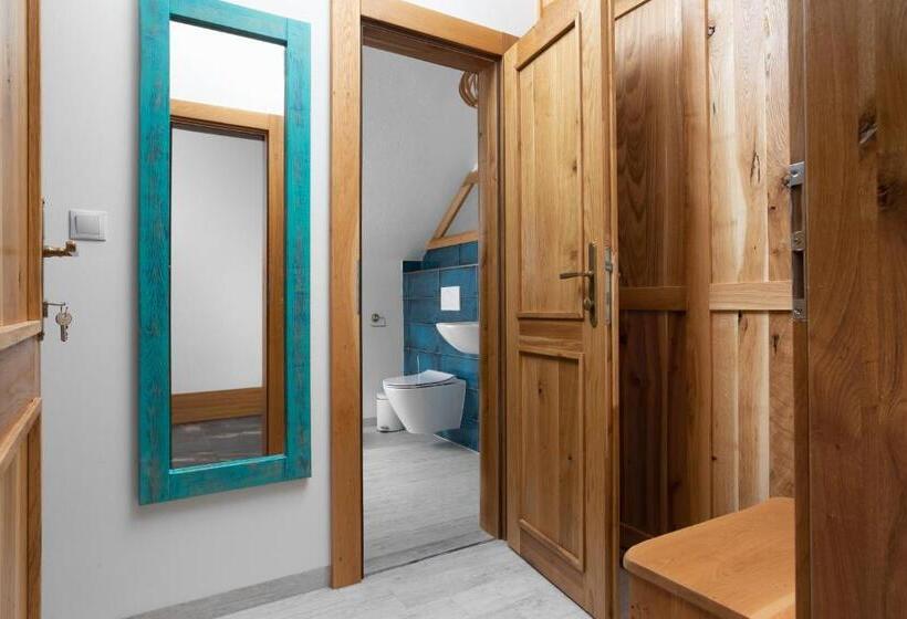 Standard Triple Room, Burina Residence