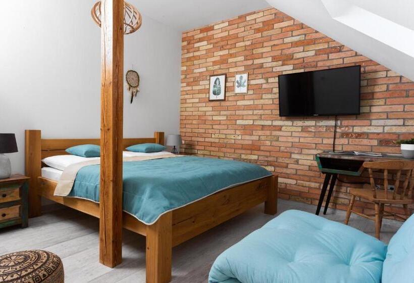 Standard Triple Room, Burina Residence