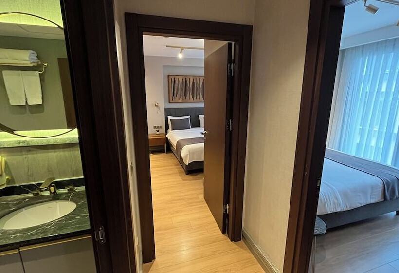 スイート（家族用）, Kings Cross Hotel Istanbul