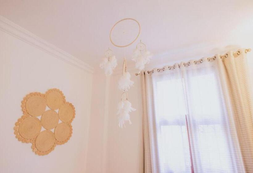 استودیوی استاندارد, Résidence Le Hublot