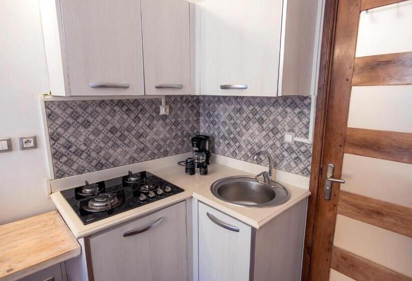 استودیوی استاندارد, Résidence Le Hublot