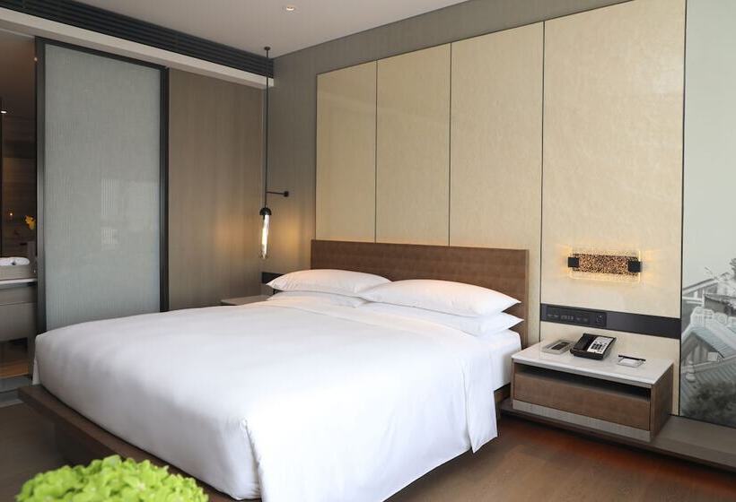 Номер Executive, Wuhan Marriott Hotel Hankou