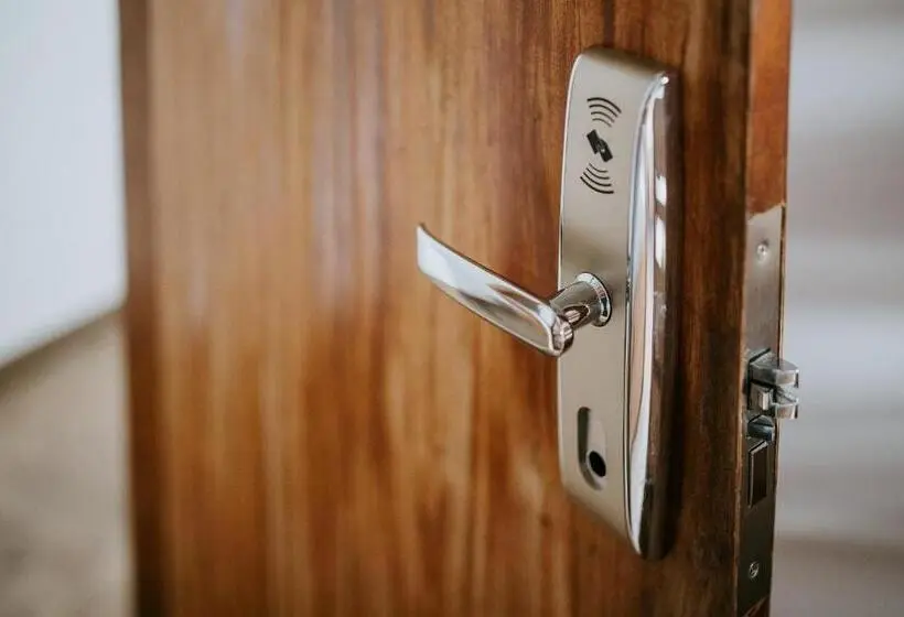 اتاق استاندارد با سرویس بهداشتی مشترک, Dreams House