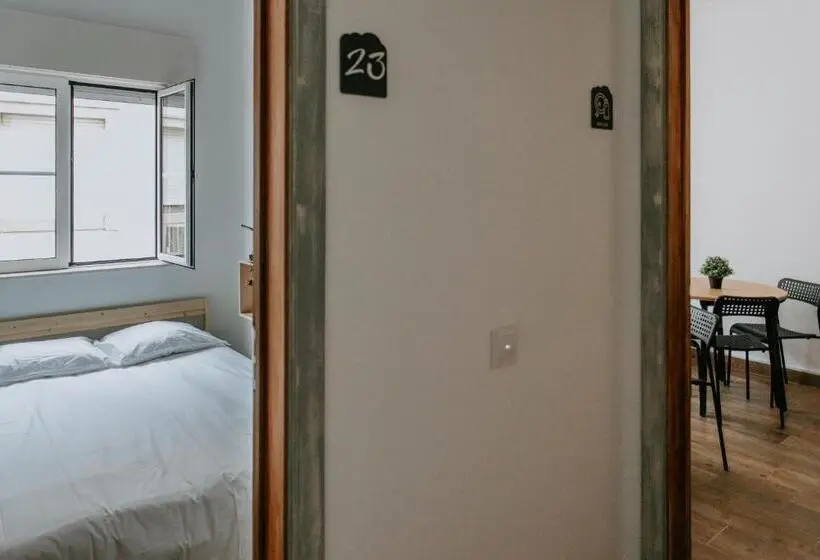 اتاق استاندارد با سرویس بهداشتی مشترک, Dreams House