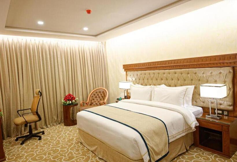 اتاق راحتی, Royal Swiss Lahore