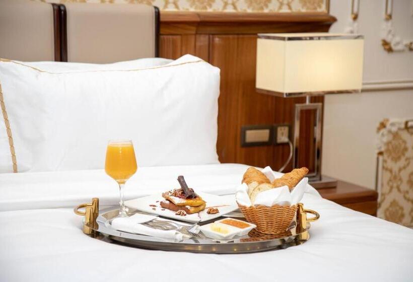 Deluxe Værelse King Size Seng, Royal Swiss Lahore