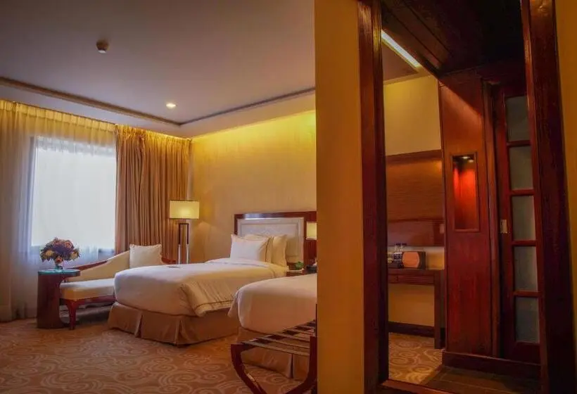 اتاق لوکس, Royal Swiss Lahore