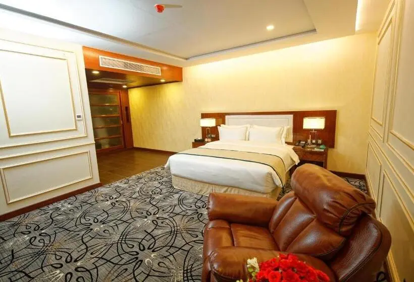 سوییت اجرایی, Royal Swiss Lahore