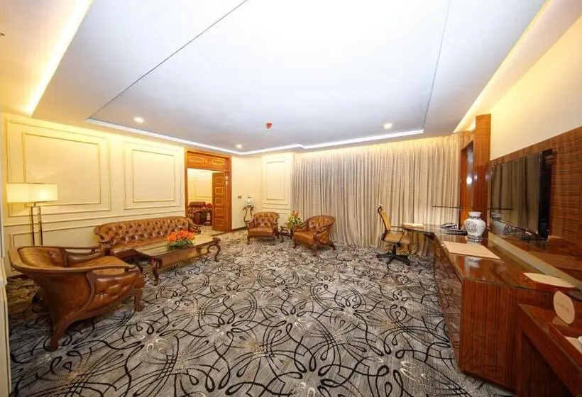 سوییت اجرایی, Royal Swiss Lahore