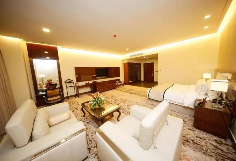 اتاق استاندارد با تخت بزرگ, Royal Swiss Lahore