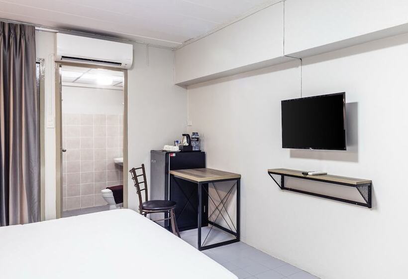 패밀리 룸, Livotel Express Hotel Ramkhamhaeng 50 Bangkok   No Parking