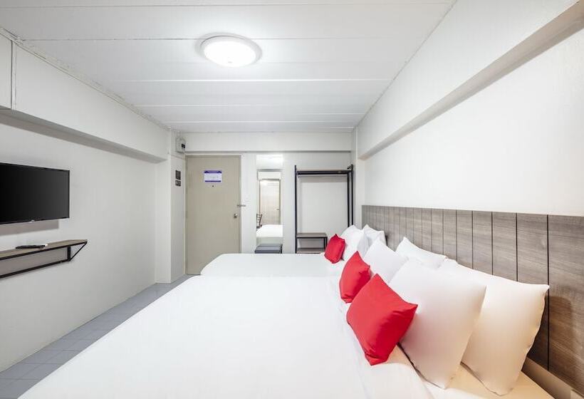 Семейный Номер, Livotel Express Hotel Ramkhamhaeng 50 Bangkok   No Parking