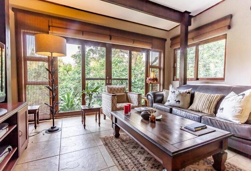 Familie Suite, One On Hely