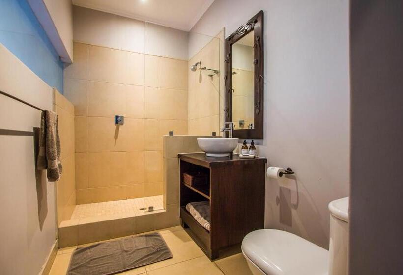 Standaardkamer met Balkon, One On Hely