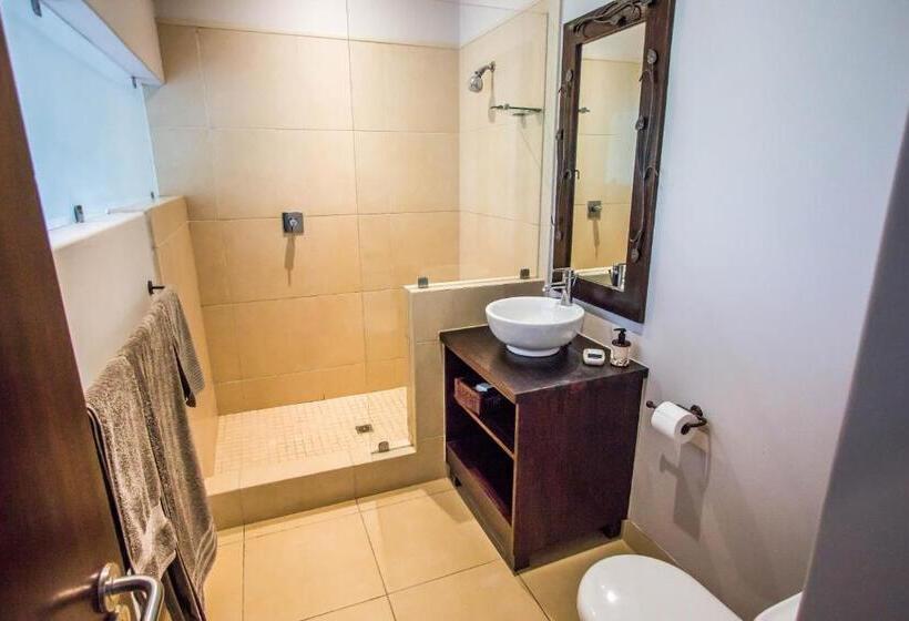 Deluxe Kamer met Balkon, One On Hely