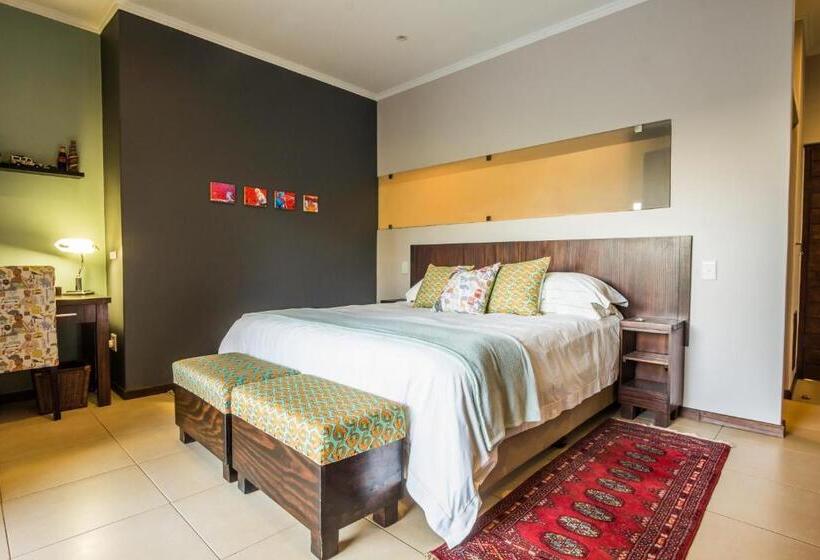 Deluxe Kamer met Balkon, One On Hely