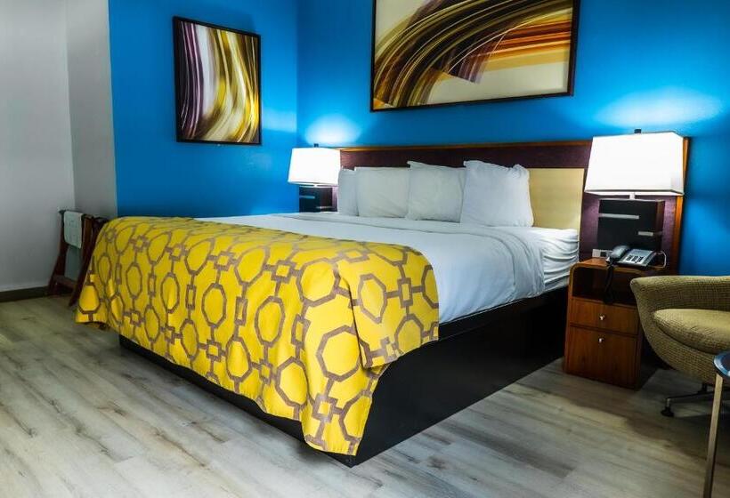 غرفة قياسية سرير كينج لذوى الإحتياجات الخاصة, Baymont By Wyndham London Ky