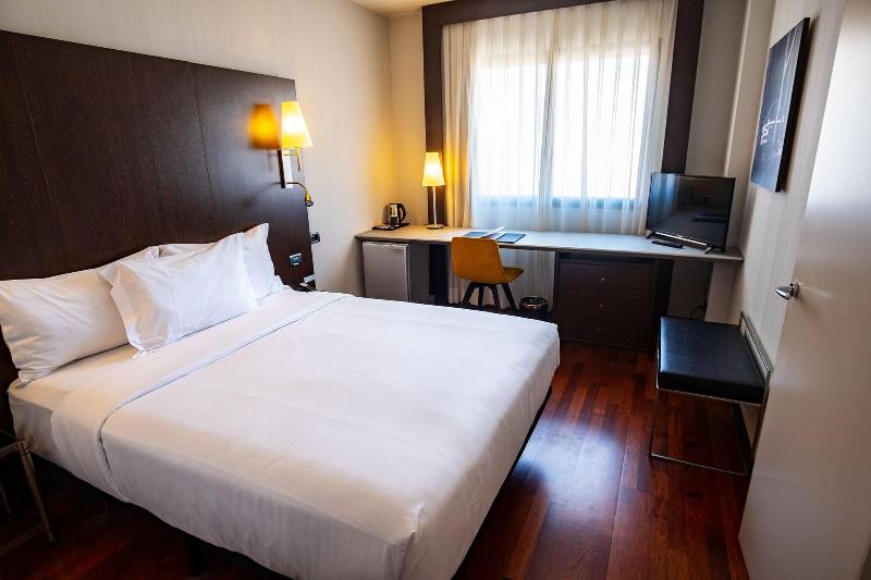 غرفة قياسية سرير كينج, Baymont By Wyndham Mcdonough