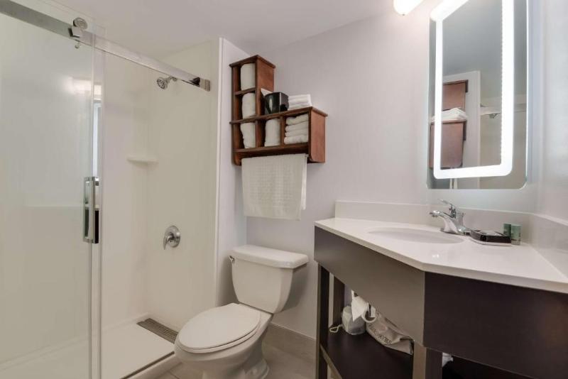 غرفة قياسية لذوى الاحتياجات الخاصة, Best Western Batesville