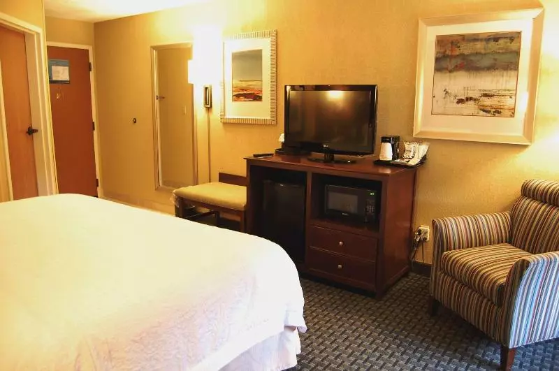 キングサイズベッドのスタンダードルーム, Best Western Batesville