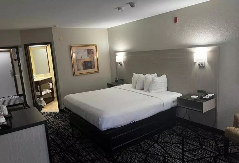 キングサイズベッドのスタンダードルーム, Baymont By Wyndham Monroe Ohio