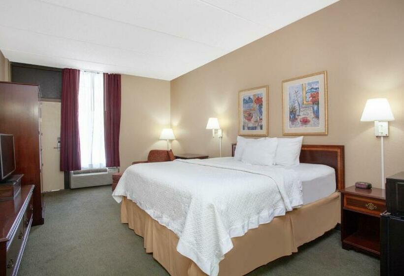 غرفة قياسية سرير كينج, Days Inn By Wyndham Statesboro
