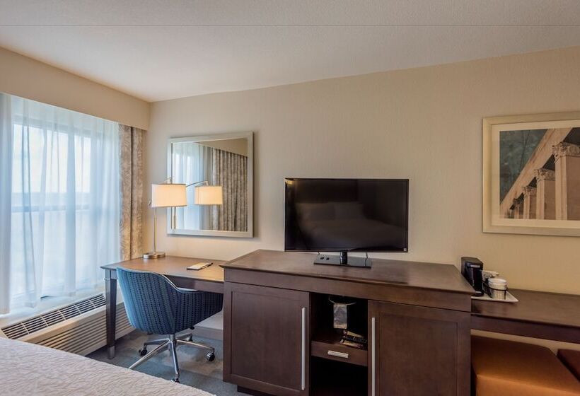 غرفه قياسيه سريرين مزدوجين, Hampton Inn & Suites Jackson Coliseum