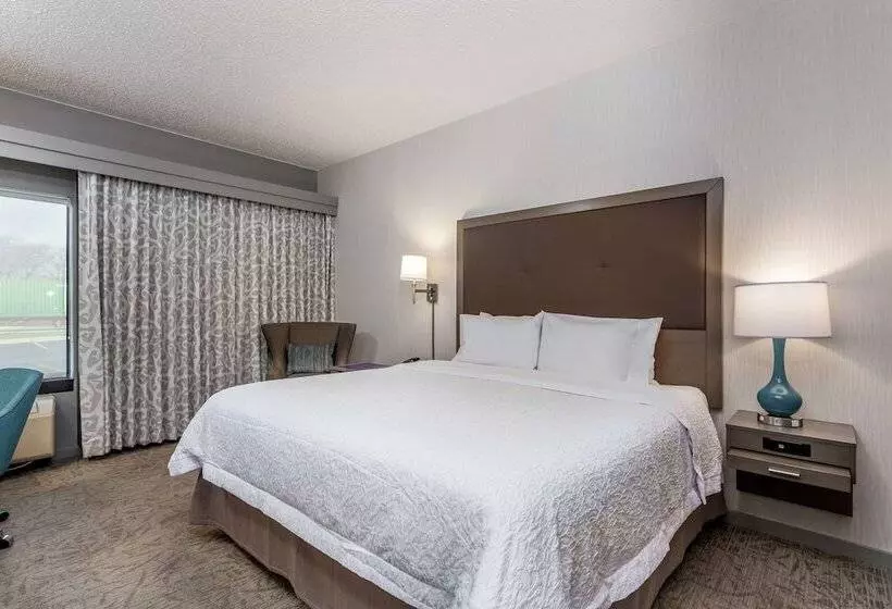 اتاق استاندارد با تخت بزرگ, Hampton Inn Milwaukee Airport