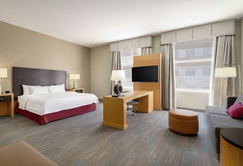 장애인을 위한 킹사이즈 침대 스탠다드 룸, Hampton Inn & Suites New Orleans Downtown