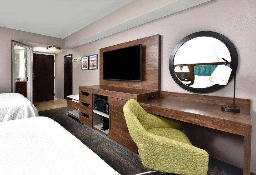 带2个双人床的标准工作室, Hampton Inn Princeton