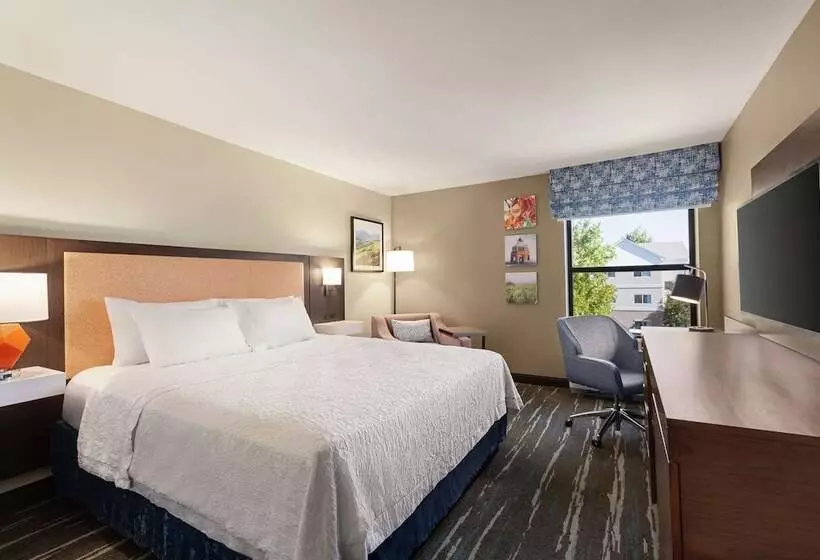 اتاق استاندارد, Hampton Inn Tracy