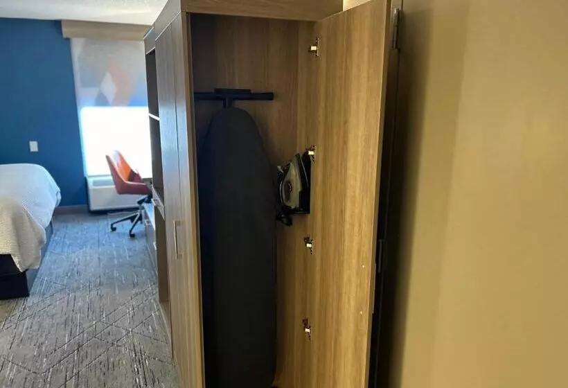 Standard-huone King-vuode, Holiday Inn Express Crestwood, An Ihg